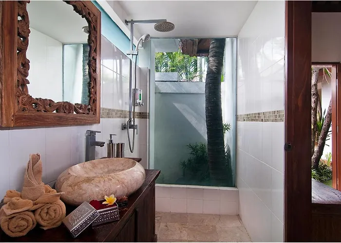 Villa 6br Sensel - Minggu Seminyak