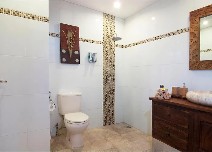 Villa 6br Sensel - Minggu Seminyak