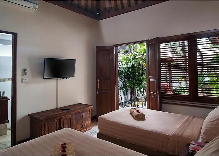 Villa 6br Sensel - Minggu Seminyak